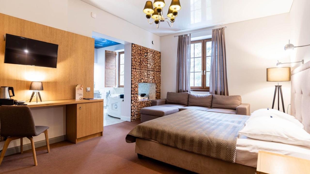 Carynska Resort & Spa Lutowiska Buitenkant foto