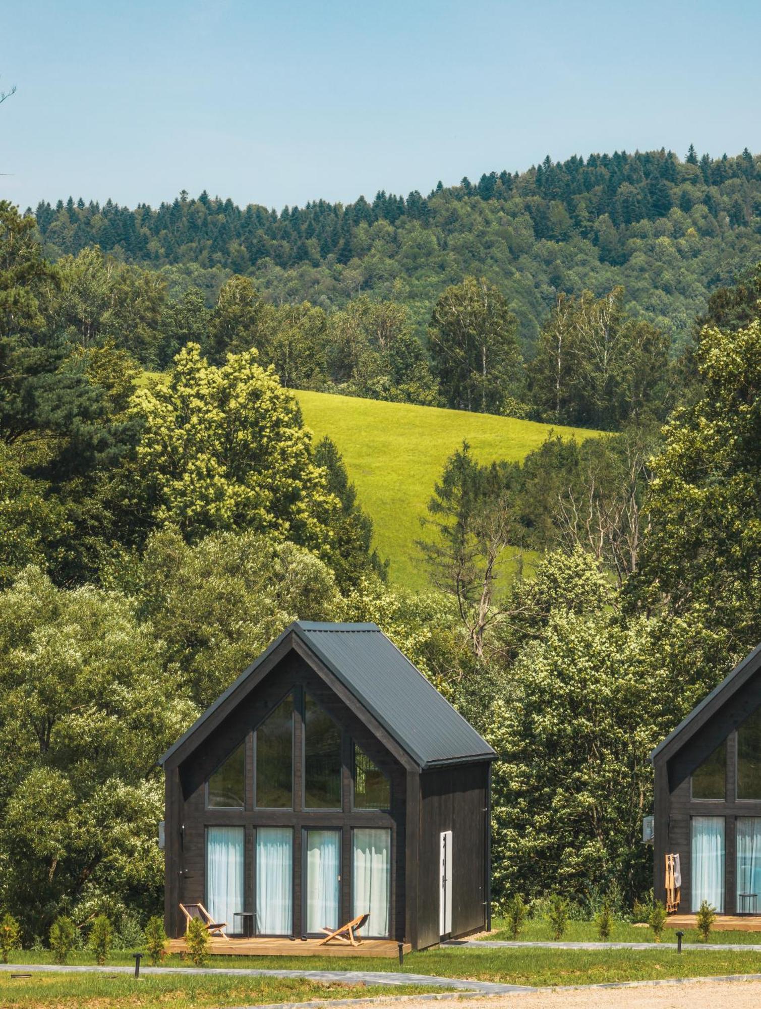 Carynska Resort & Spa Lutowiska Buitenkant foto