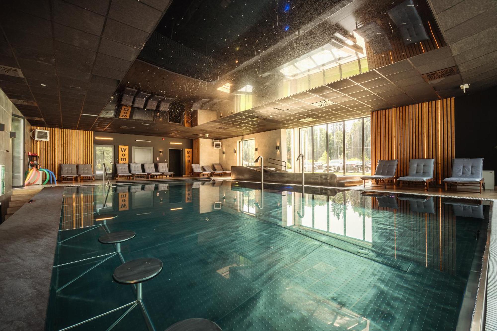 Carynska Resort & Spa Lutowiska Buitenkant foto